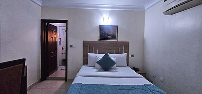 Villa Park Hotels
