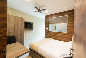 Hotel New Sky Palace Residency - Near International Airport