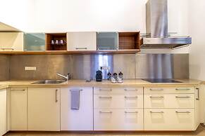 Art apartment in Mamila
