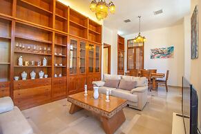 Art apartment in Mamila