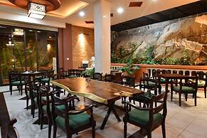 Nathalie's Vung Tau Restaurant & Hotel