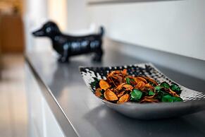 Art Apartment Near Mamila best Location 1