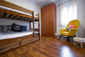 Art Apartment Near Mamila best Location 1