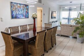 Art Apartment Near Mamila best Location 1