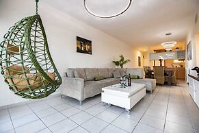 Art Apartment Near Mamila best Location 1