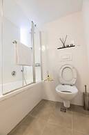 Art Apartment Near Mamila best Location 1