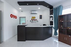 OYO 89859 PP Traveller's Hotel