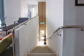 OYO 89859 PP Traveller's Hotel