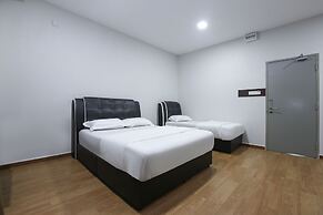 OYO 89859 PP Traveller's Hotel