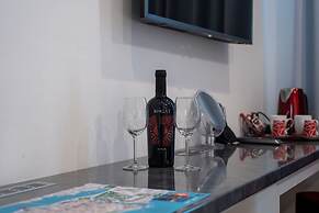 Sky & Sun Luxury Rooms