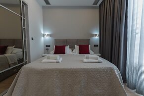 Sky & Sun Luxury Rooms