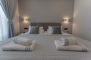 Sky & Sun Luxury Rooms