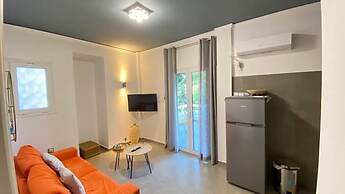 Breeze One Bedroom Apartment by BluPine