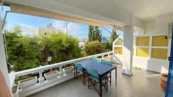 Breeze One Bedroom Apartment by BluPine