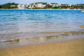 Breeze One Bedroom Apartment by BluPine