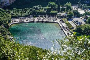 Breeze One Bedroom Apartment by BluPine