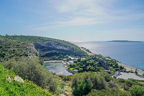 Breeze One Bedroom Apartment by BluPine