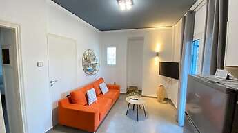 Breeze One Bedroom Apartment by BluPine