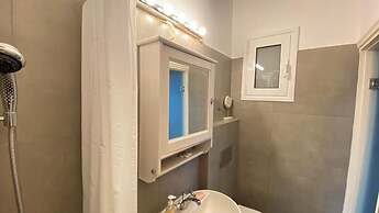 Breeze One Bedroom Apartment by BluPine