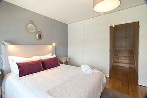 Douro Triplex - Stunning River Views by Porto City Hosts