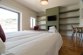 Douro Triplex - Stunning River Views by Porto City Hosts