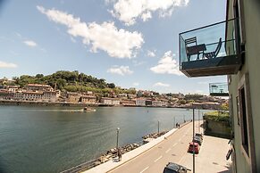 Douro Triplex - Stunning River Views by Porto City Hosts