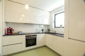 Douro Triplex - Stunning River Views by Porto City Hosts