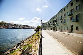 Douro Triplex - Stunning River Views by Porto City Hosts