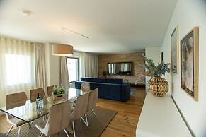 Douro Triplex - Stunning River Views by Porto City Hosts