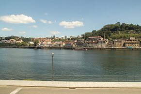 Douro Triplex - Stunning River Views by Porto City Hosts