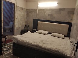 Hotel Hare Rama Deluxe