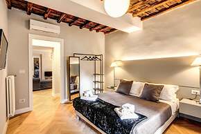 Trevi Fountain Superior 3 bdr apartment