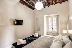 Trevi Fountain Superior 3 bdr apartment