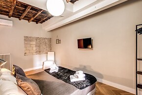 Trevi Fountain Superior 3 bdr apartment