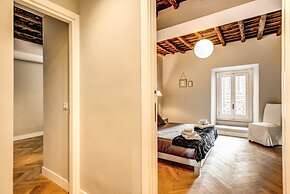 Trevi Fountain Superior 3 bdr apartment