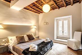 Trevi Fountain Superior 3 bdr apartment