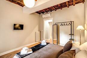 Trevi Fountain Superior 3 bdr apartment