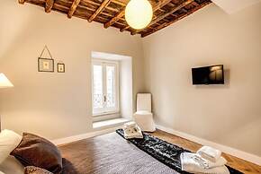 Trevi Fountain Superior 3 bdr apartment