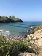 Cosy & Quirky Cottage nr Kynance Cove