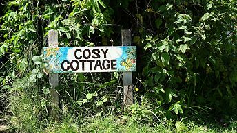 Cosy & Quirky Cottage nr Kynance Cove