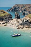 Cosy & Quirky Cottage nr Kynance Cove