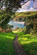 Cosy & Quirky Cottage nr Kynance Cove