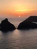 Wellspring Cottage nr Kynance Cove