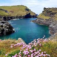 Wellspring Cottage nr Kynance Cove