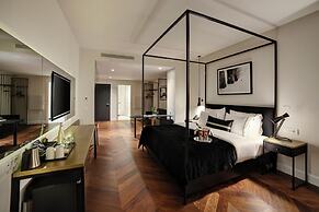 39 Kalamis Marina Hotel