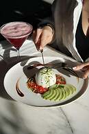 39 Kalamis Marina Hotel