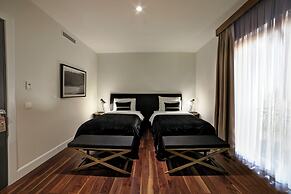 39 Kalamis Marina Hotel