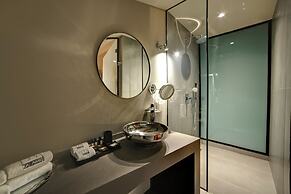 39 Kalamis Marina Hotel