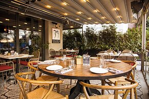 39 Kalamis Marina Hotel