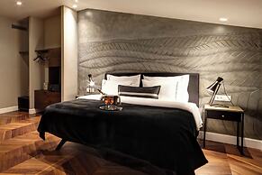 39 Kalamis Marina Hotel